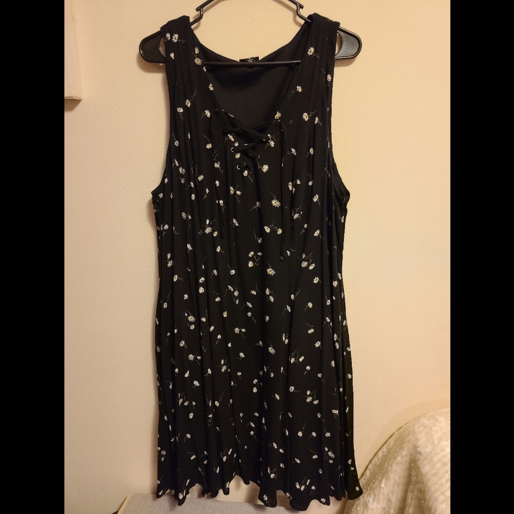 Torrid sleeveless floral dress